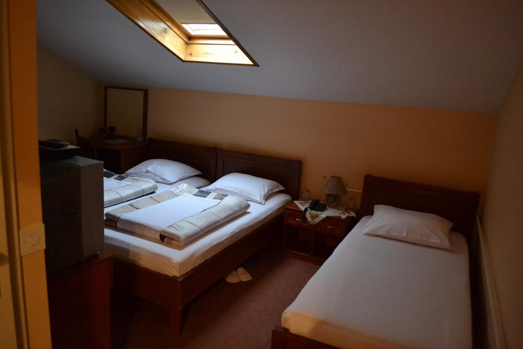 Ada Hotel Сараево Стая снимка